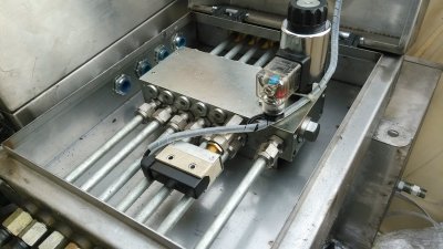 <b>您知道在双线润滑系统中如何使用高压胶管吗？</b>
